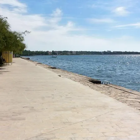 - Diklo 5880c Apartman *