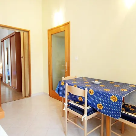 Apartman - Diklo 5880c *